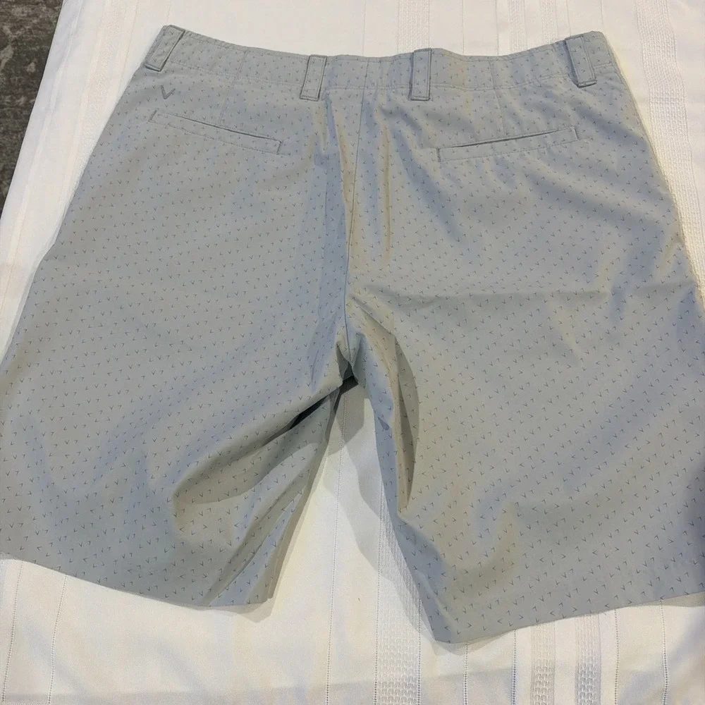 Callaway Golf Shorts Size 36 Gray w/Callaway Logo